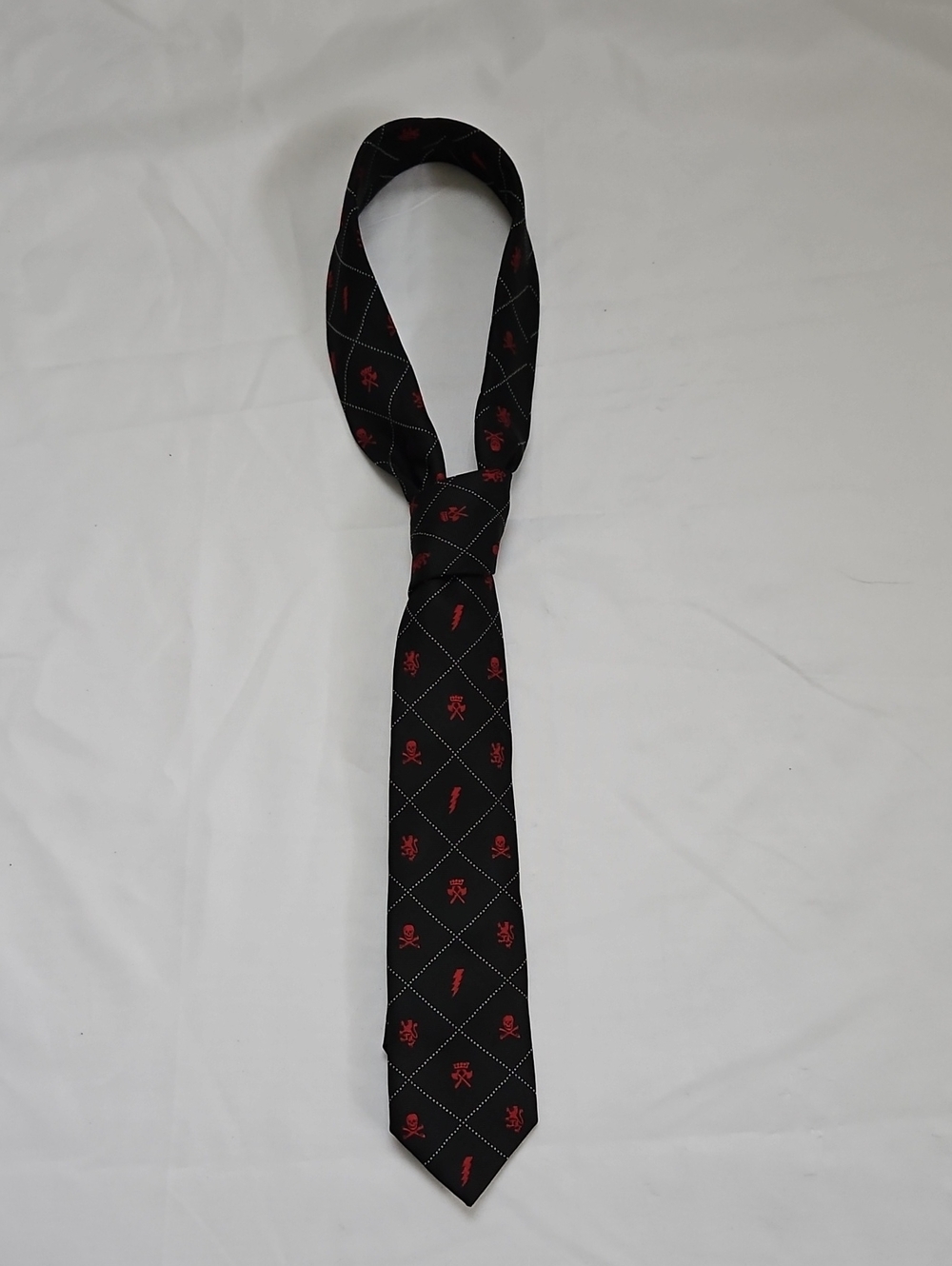 Old Navy Short Black Tie with Red Pattern